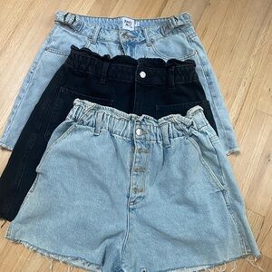 3 Denim High-Waisted Women Shorts - Light Blue and Black - size US 6